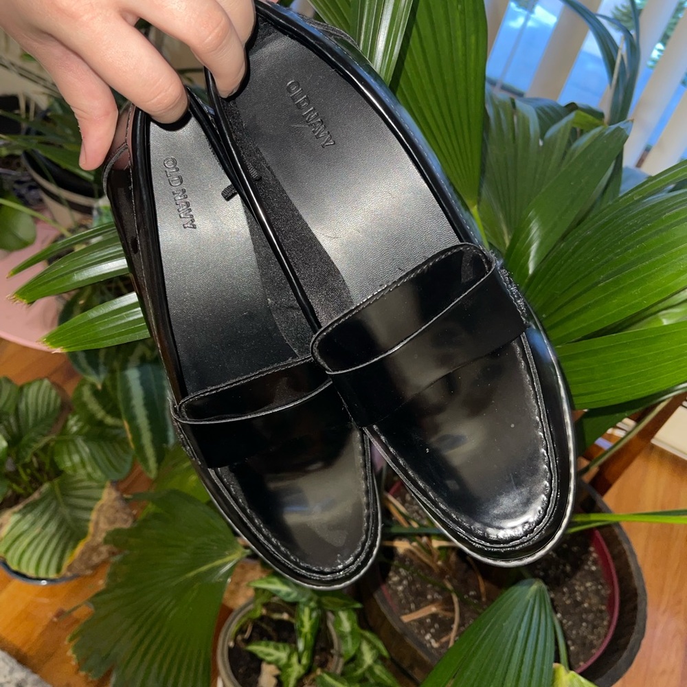 Old Navy Shiny Black Moccasins